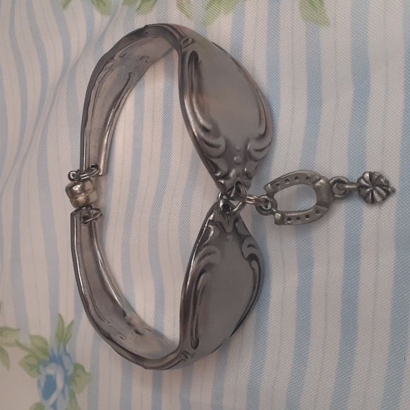 Silver Spoon Bracelet With Horseshoe Charm 7.5" L - Picture 2 of 5